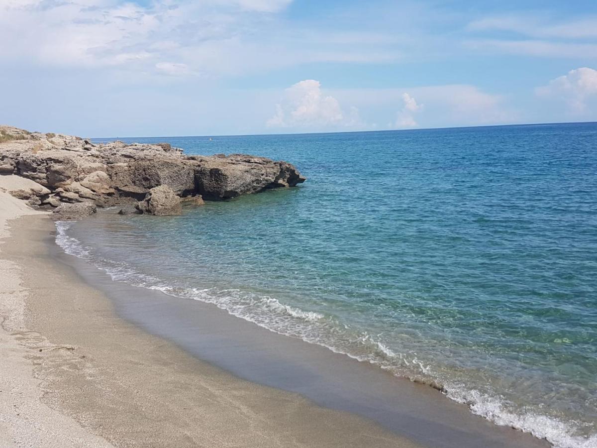 Le Clos Des Arbousiers Лингиццета Экстерьер фото